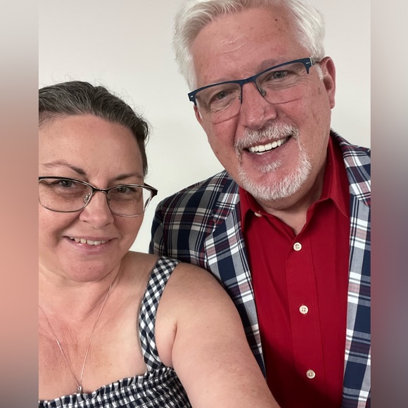 Meet your Posher, Andrew and Amy - Picture 2 of 13